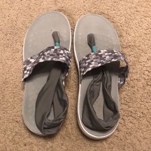 Vionic sling back sandals size 8